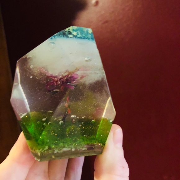 Gorgeous handmade Rock Shape w a real flower - Picture 4 of 16